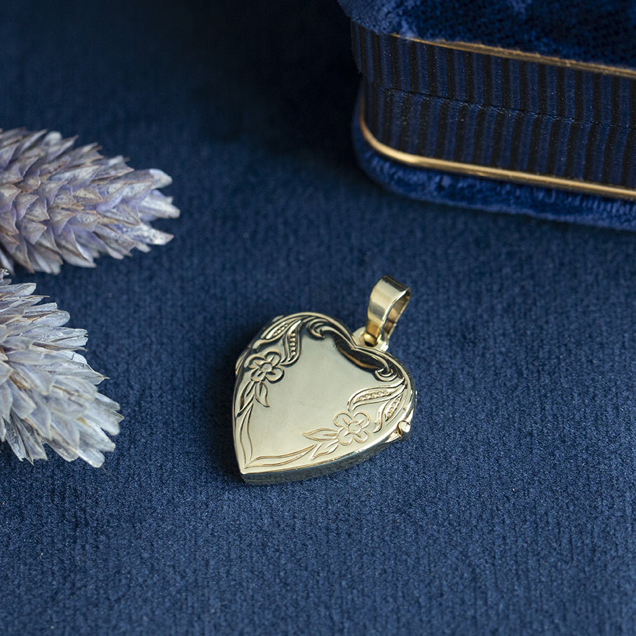Vintage gold heart locket with engraving, 14 kt