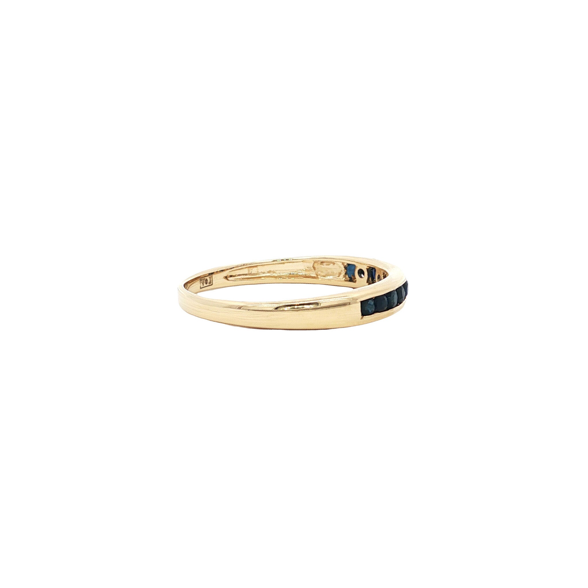 Ring with sapphire, 9 kt
