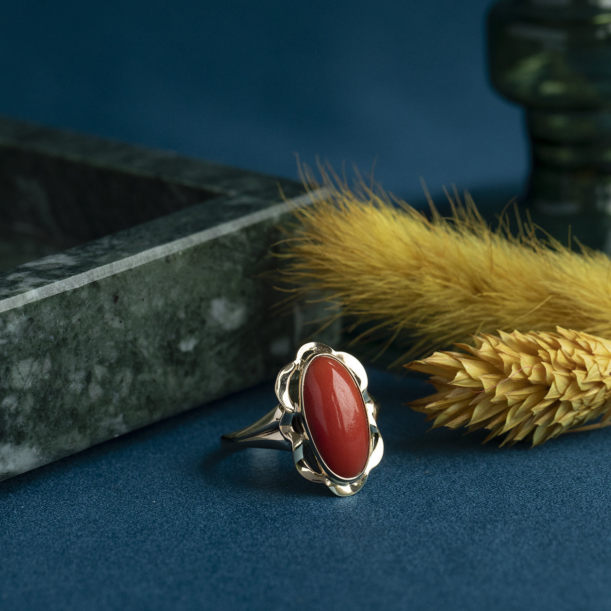 Gold ring with blood coral 14 krt