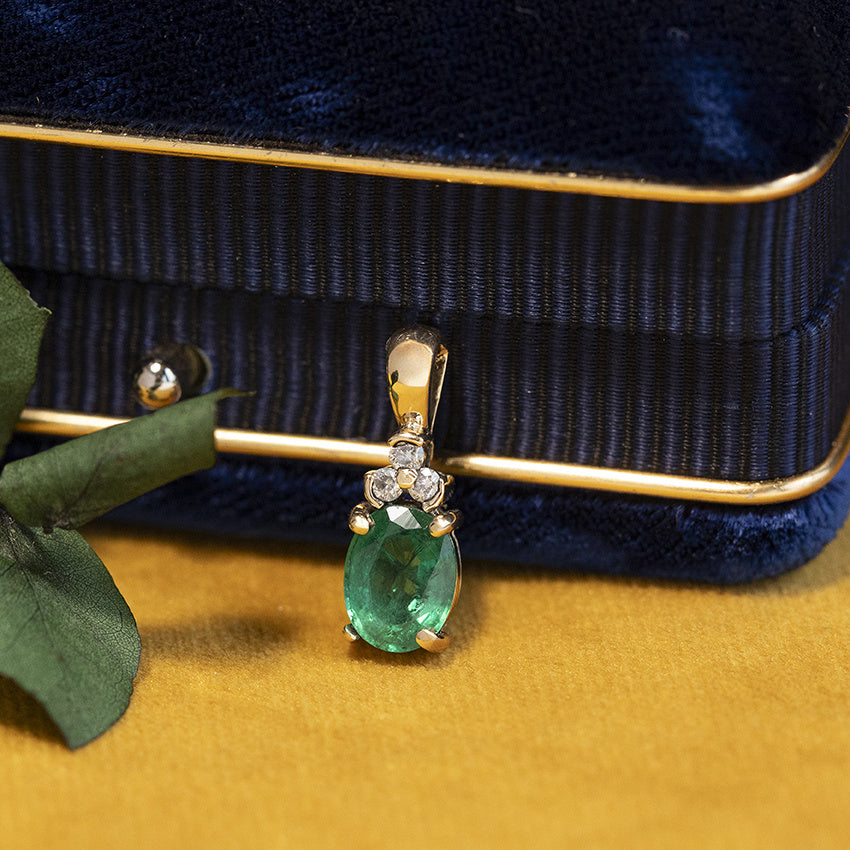Gouden vintage hanger met smaragd en diamant 14 kt