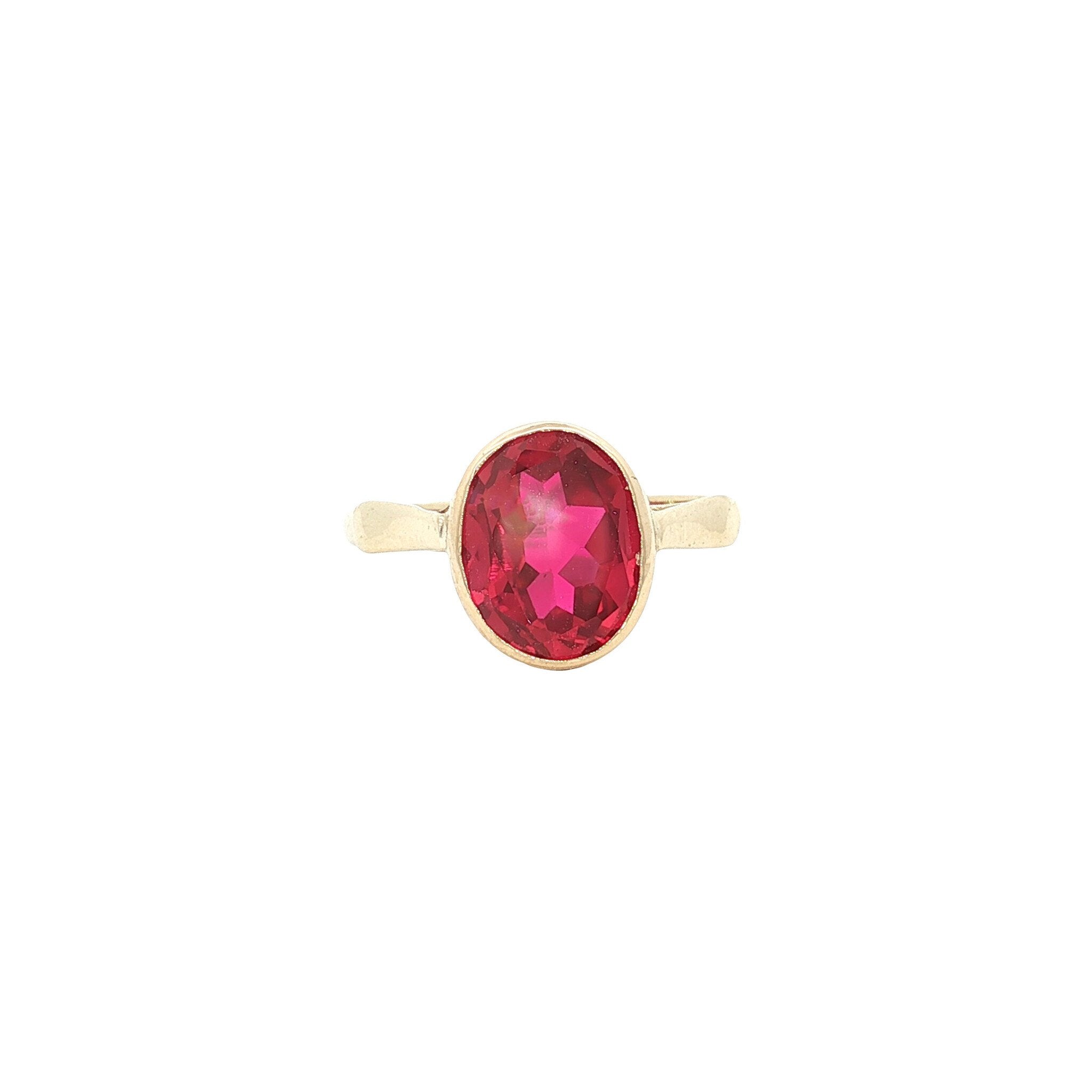 Gold ring with ruby 14 kt