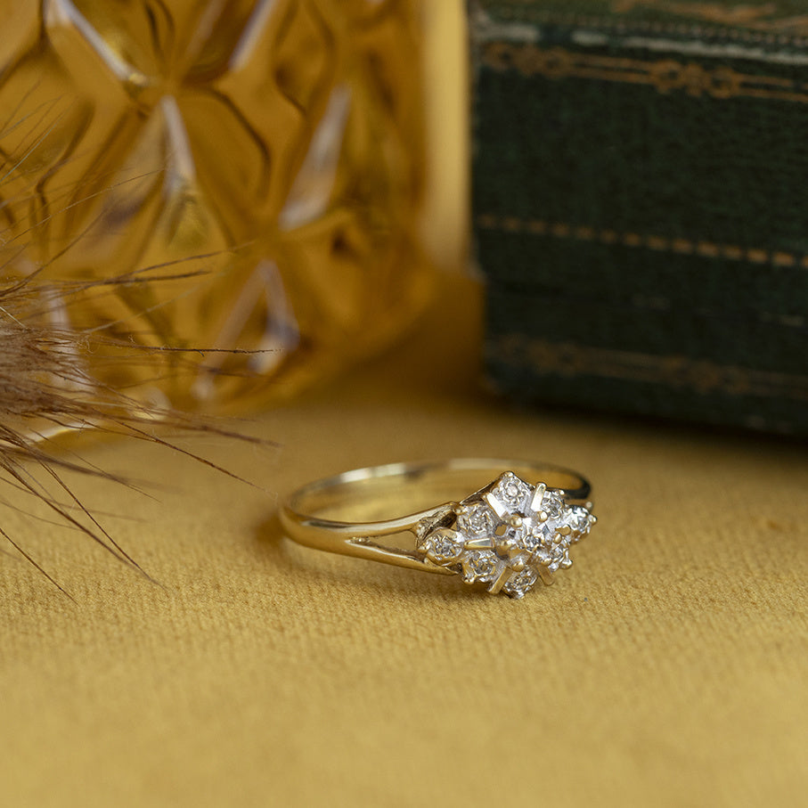 Gouden vintage entourage ring met diamant 14 krt