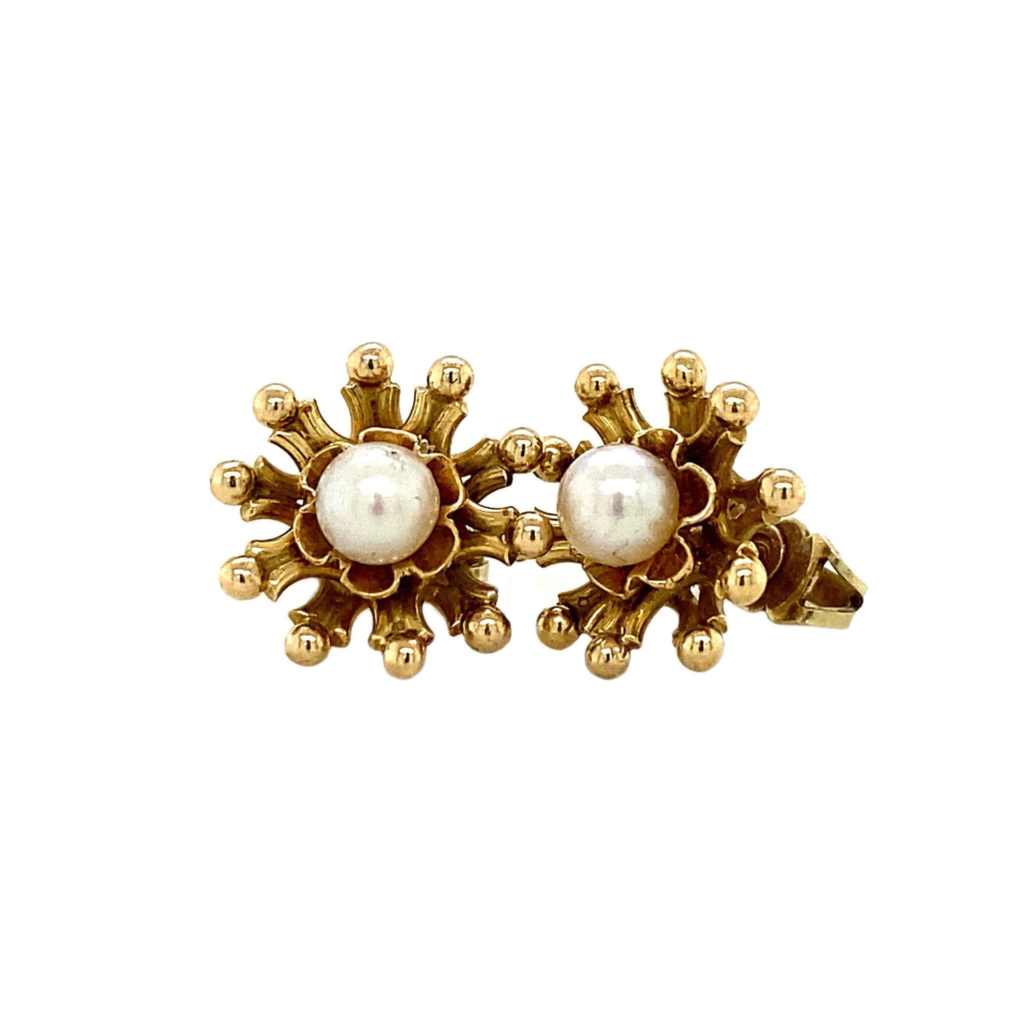 14 kt gold pearl stud earrings