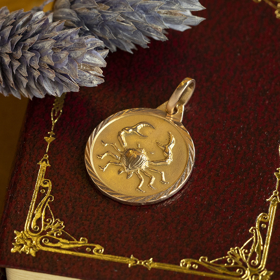 Gold vintage lobster pendant 14 kt