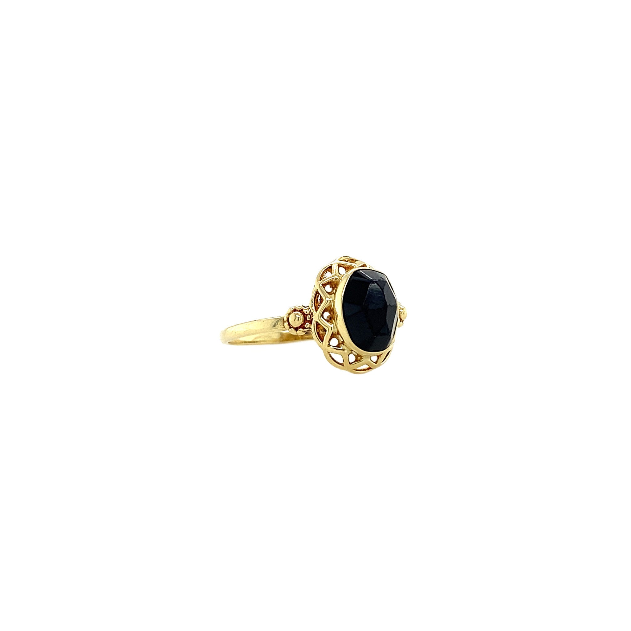 14 kt gold ring with garnet