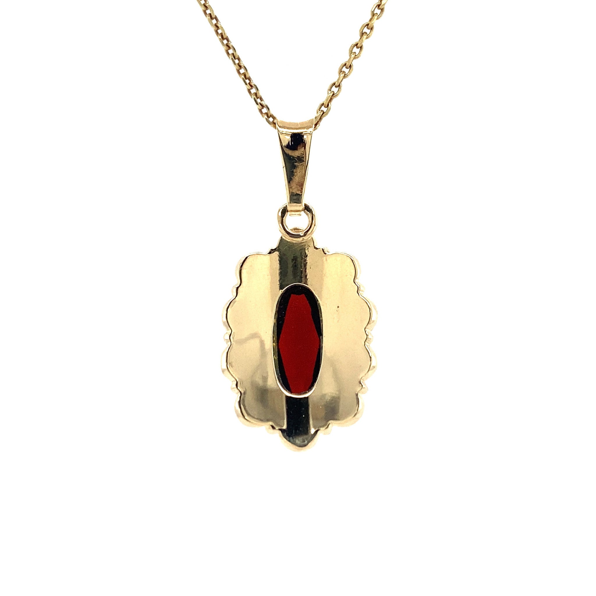 Gold entourage pendant with garnet 14 ct