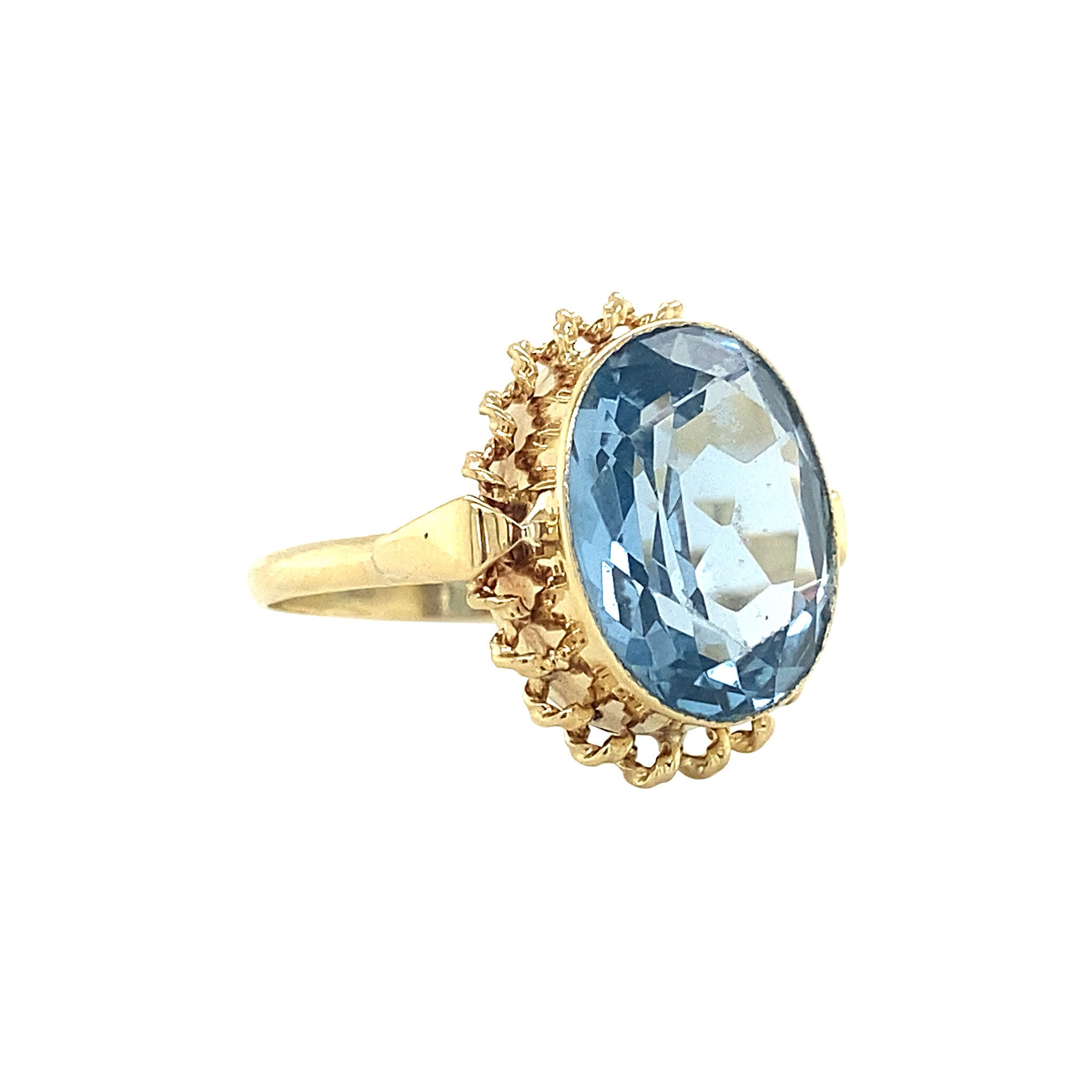 Gold ring with spinel 14 krt