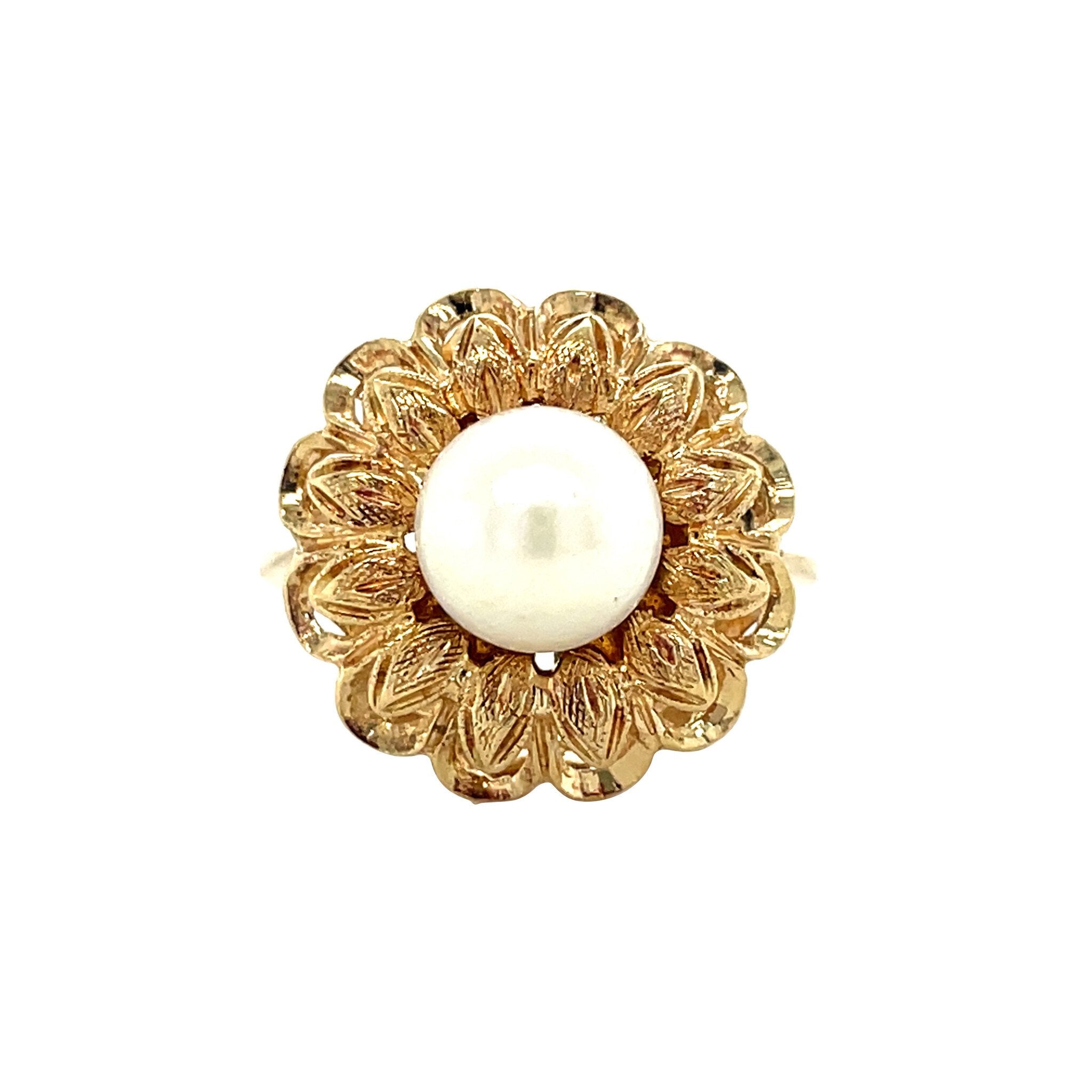 18 kt gold ring with pearl