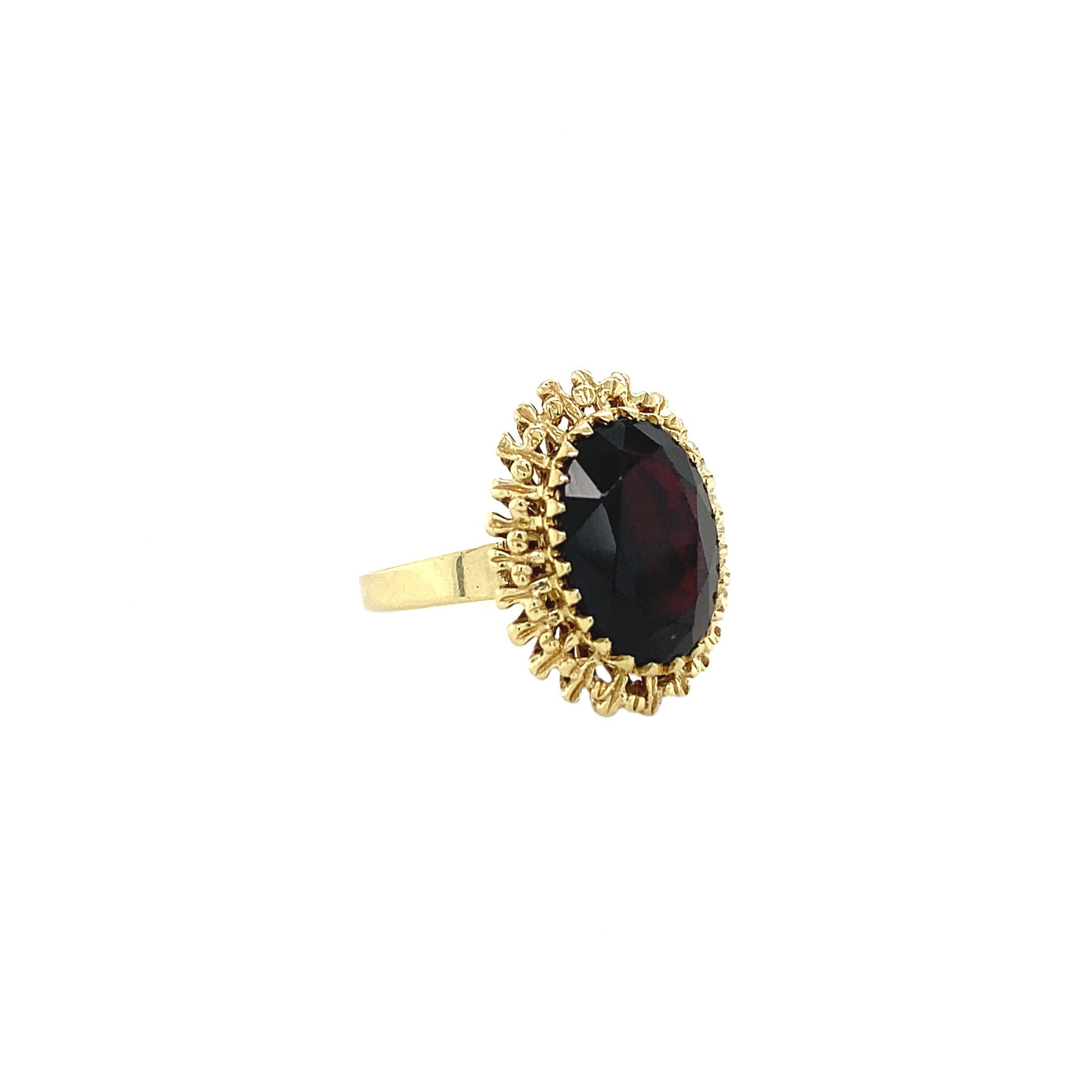 14 kt gold ring with garnet