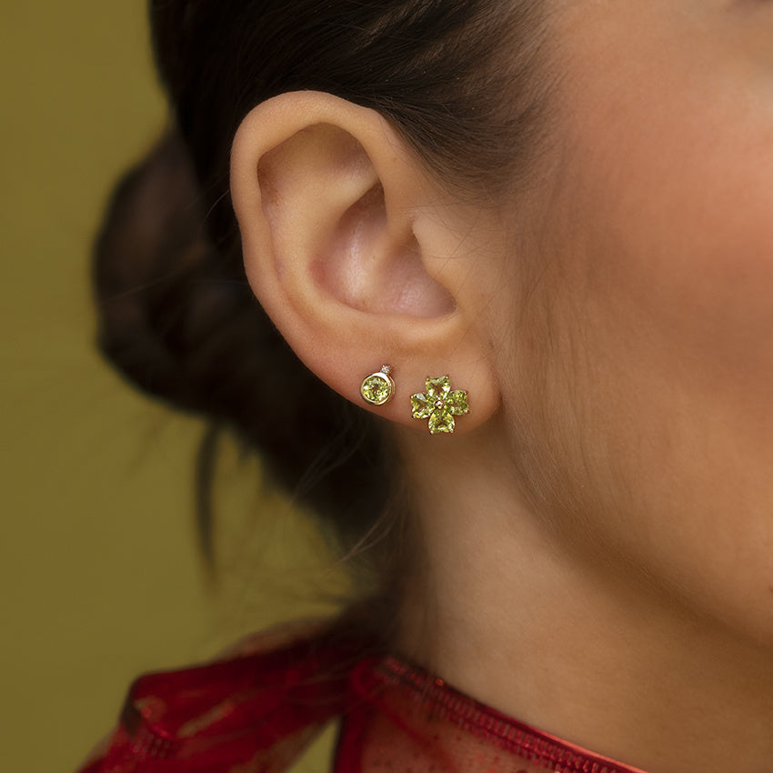 Oorbellen met peridoot 9 kt
