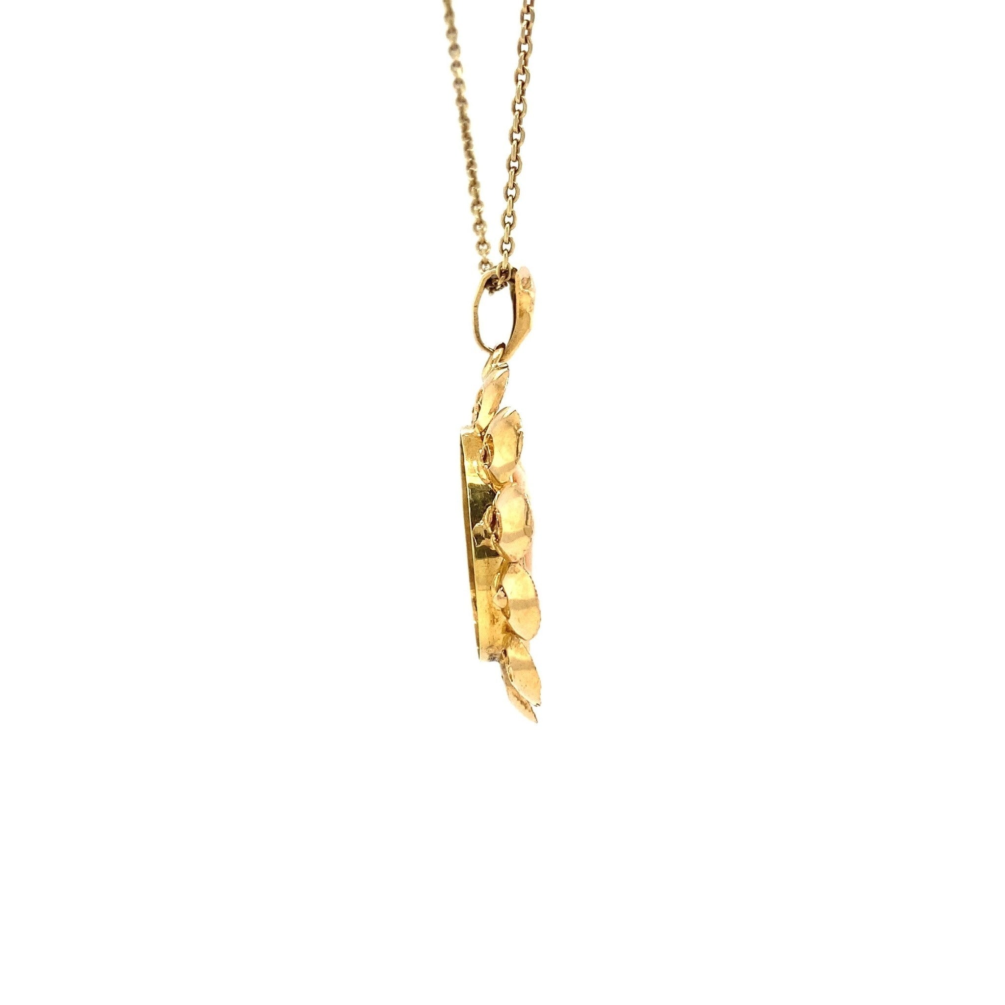 Gold pendant with cameo 18 kt
