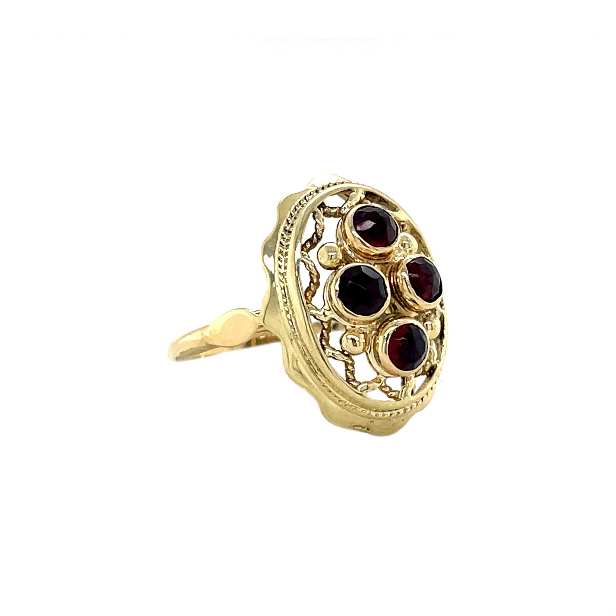 Gouden vintage ring met granaat 14 krt