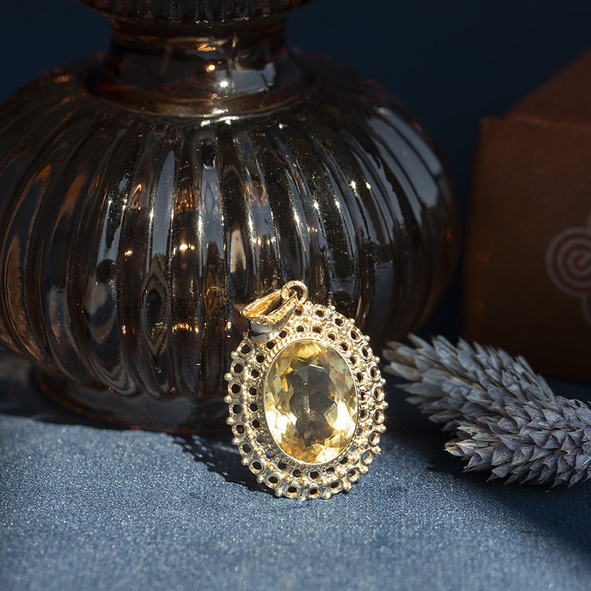 Gold vintage pendant with citrine 14 kt