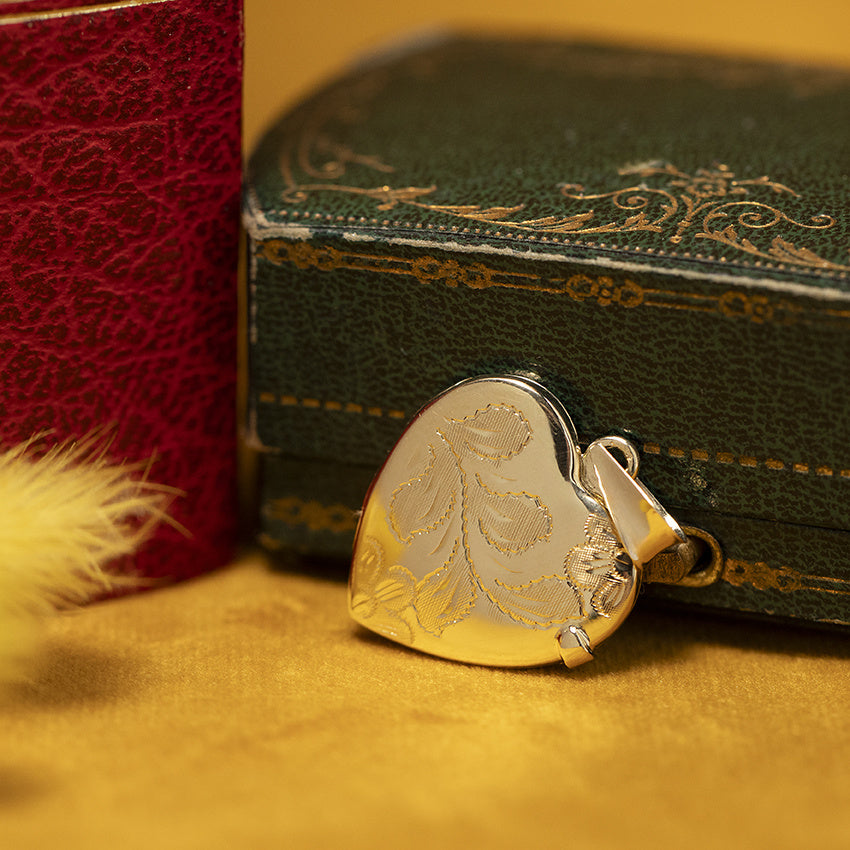 Gouden vintage hart medaillon met gravure 14 kt