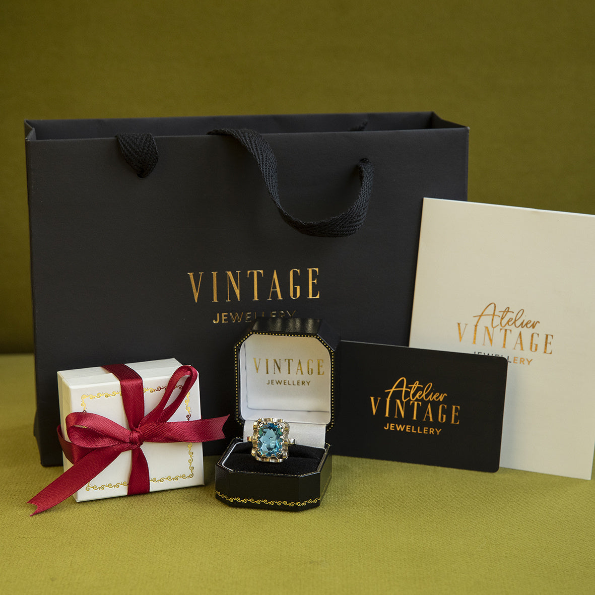 Queen's ring 925 - Poolside Party