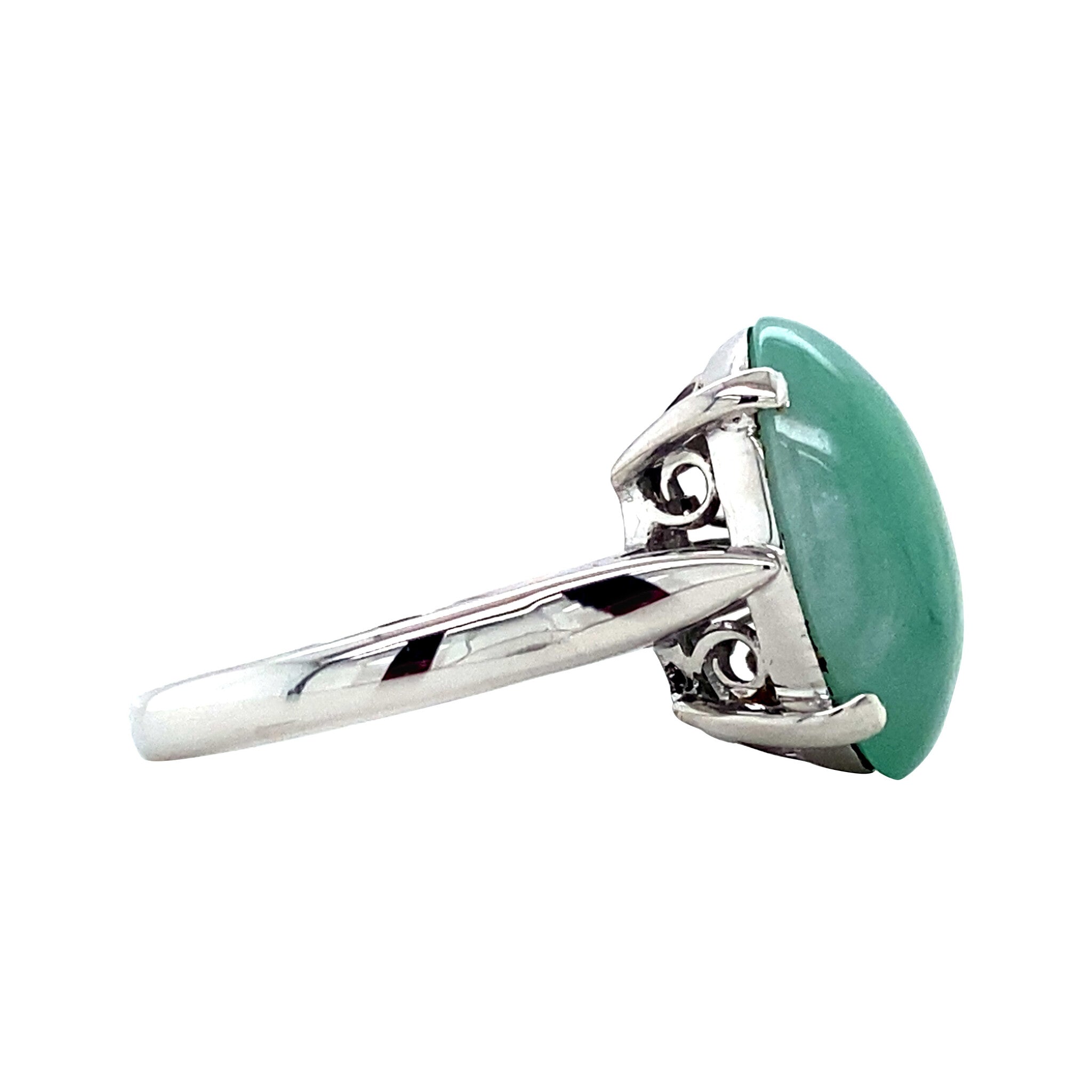 Vintage ring with jade 12 kt