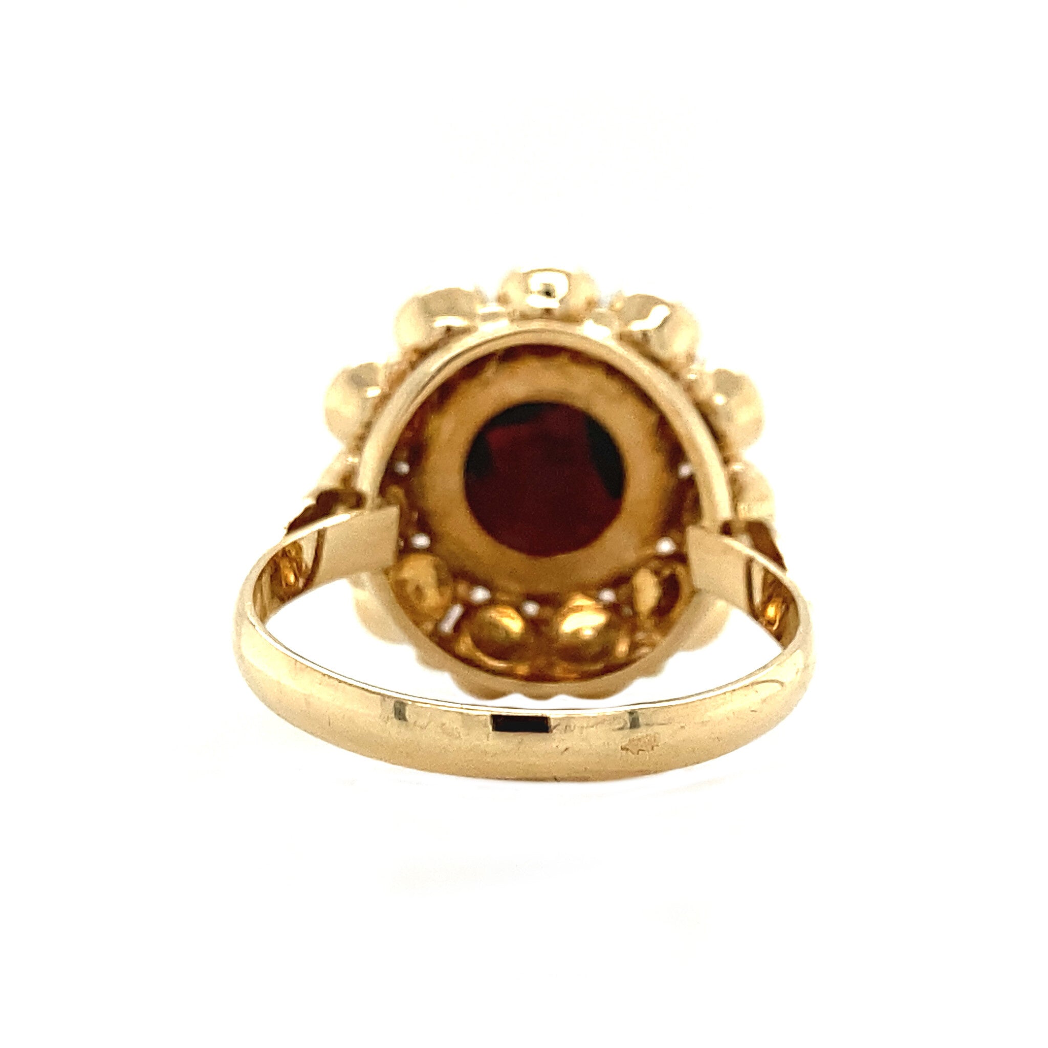 Gouden entourage ring met granaat 14 krt
