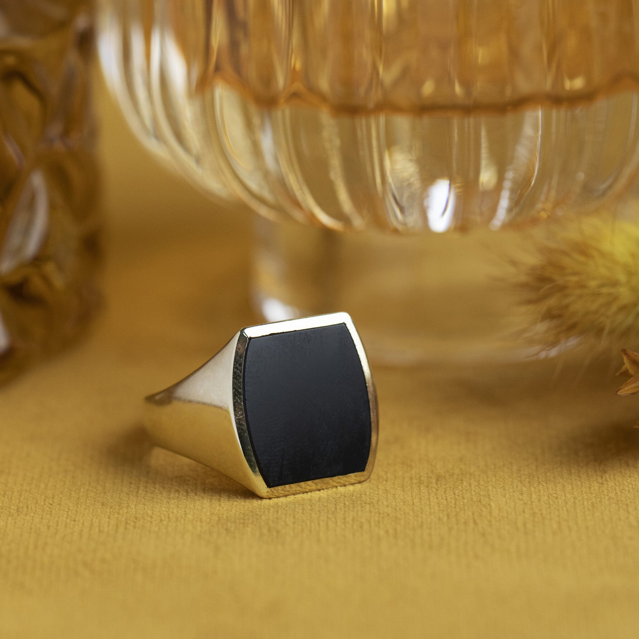 14 kt gold signet ring with onyx