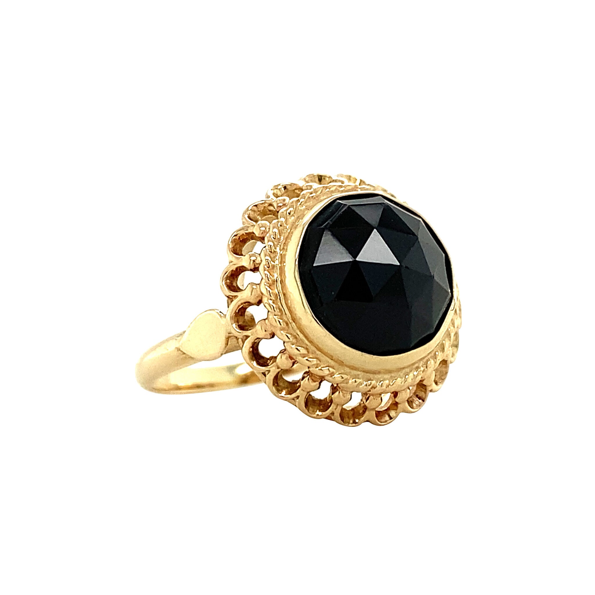 14 kt gold ring with garnet