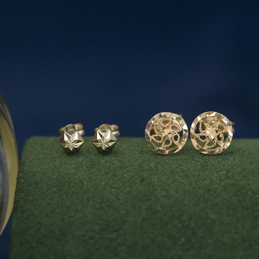 Gouden vintage fantasie oorstekers 14 kt