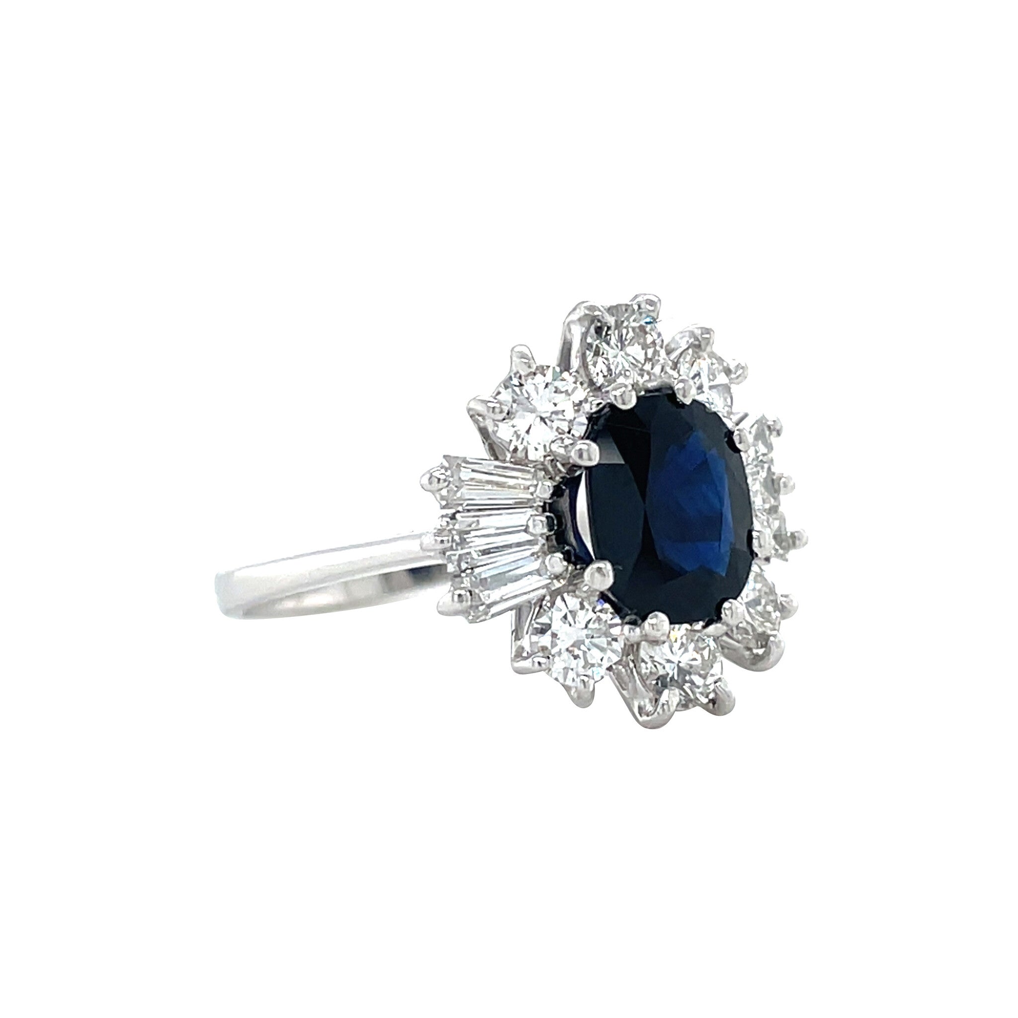 Witgouden vintage entourage ring met saffier en diamant 14 kt