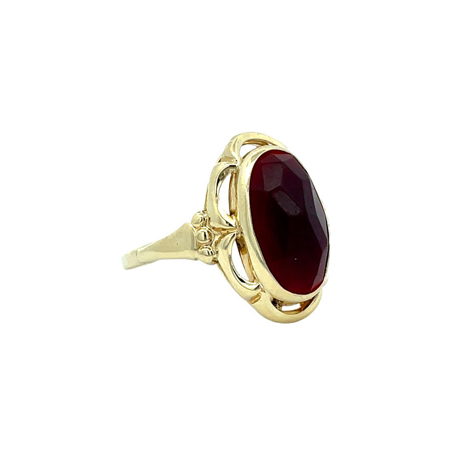Gouden vintage ring met carneool 14 kt