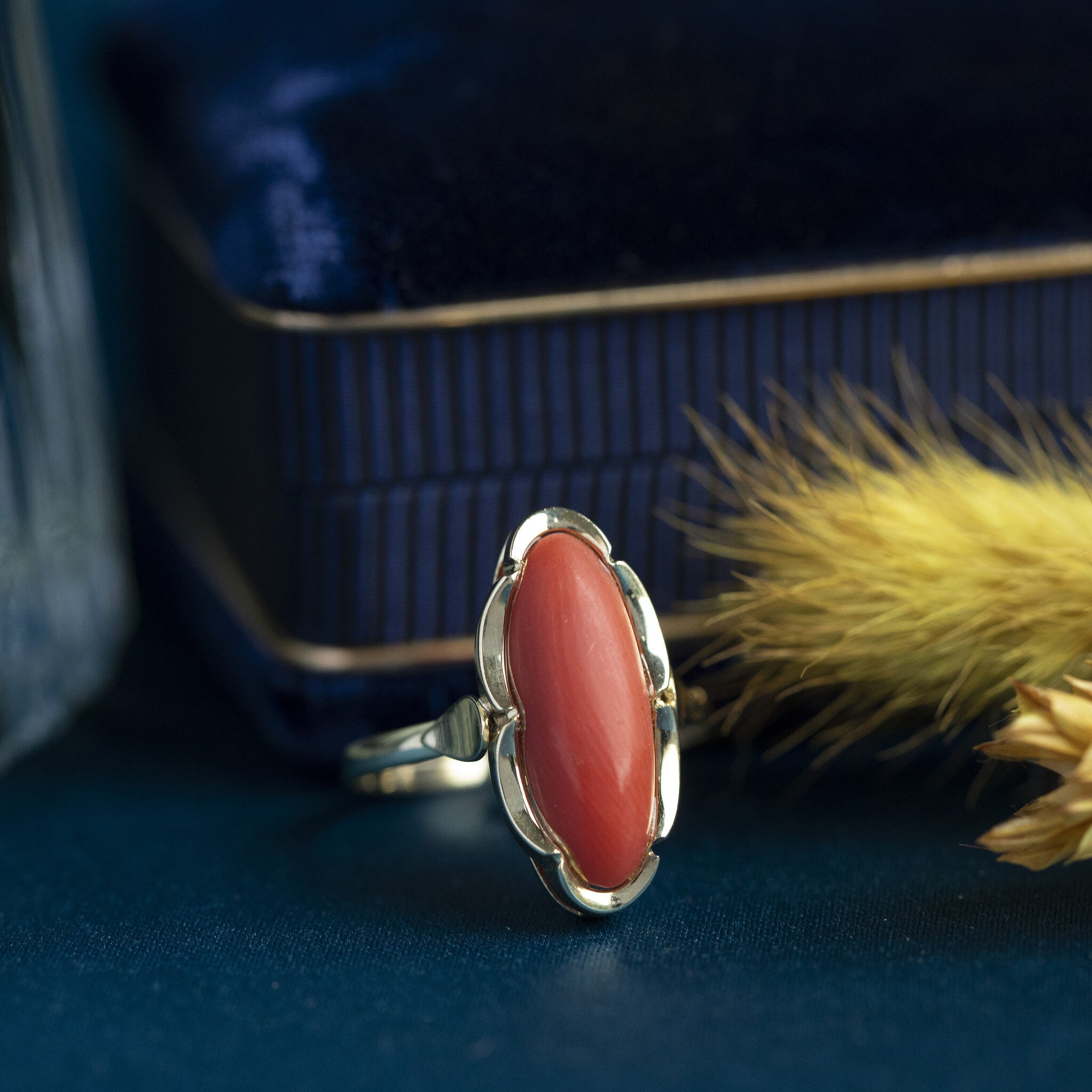 Gold ring with blood coral 14 krt