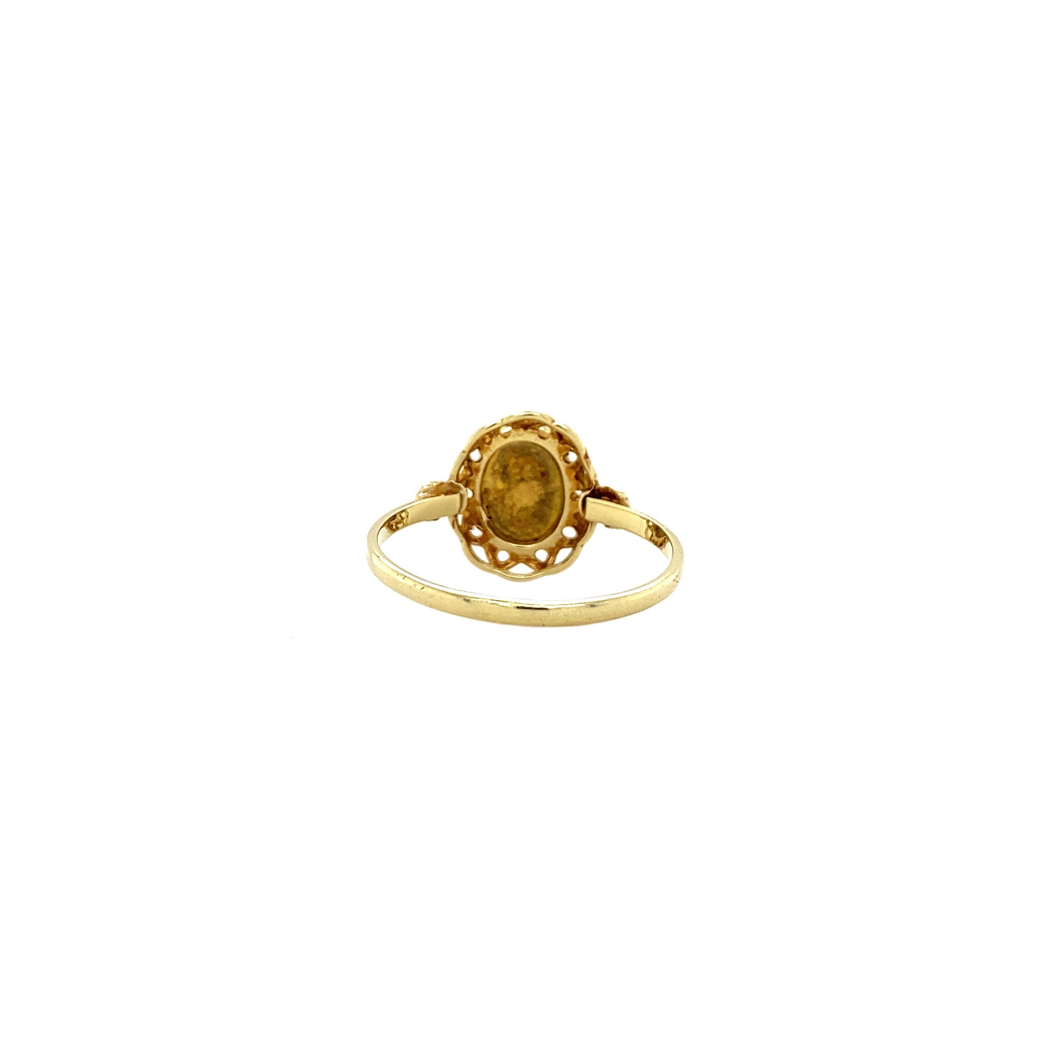 14 kt gold ring with garnet