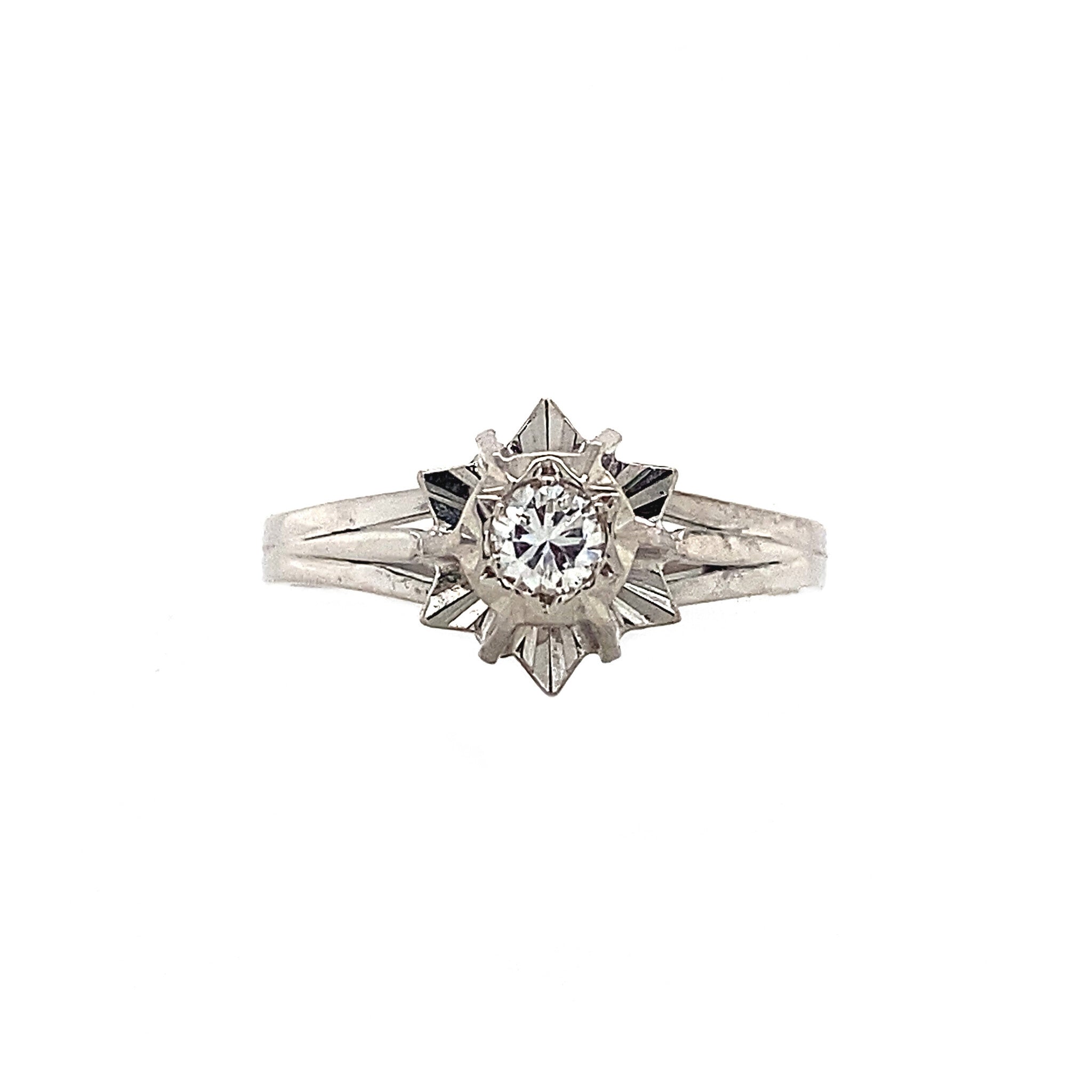 18 kt white gold solitaire ring with diamond