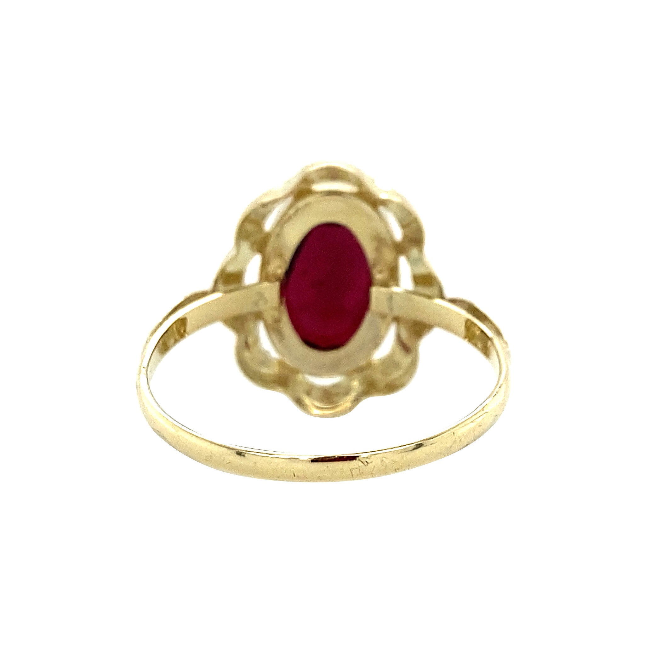 14 kt gold ring with garnet