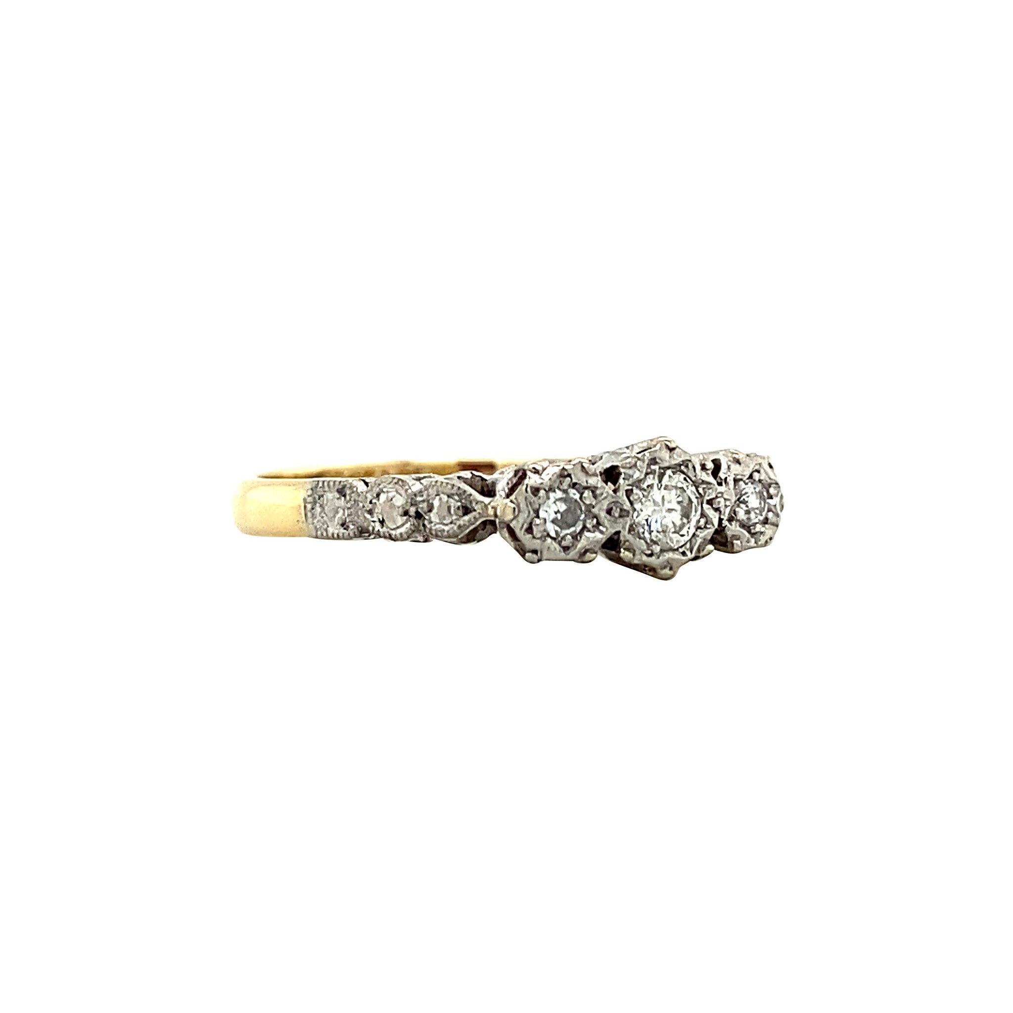 Diamond row ring, 9 kt