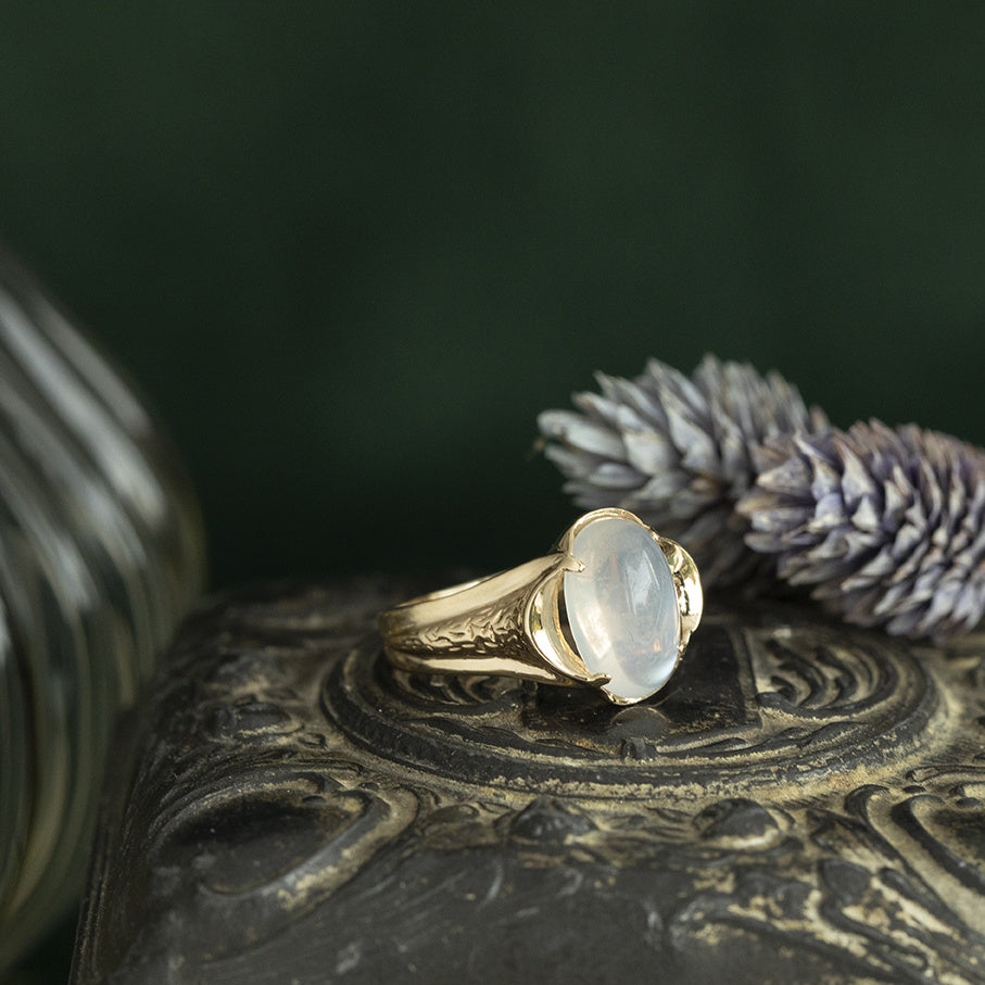Vintage ring met maansteen 10 kt