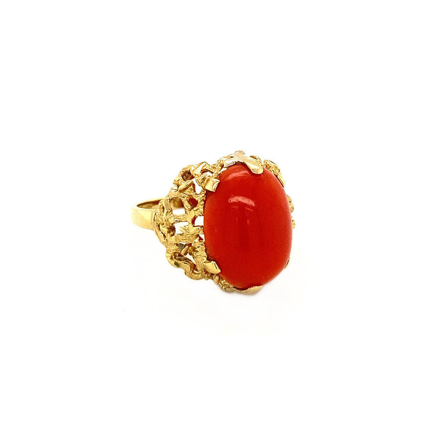 14 kt gold ring with blood coral