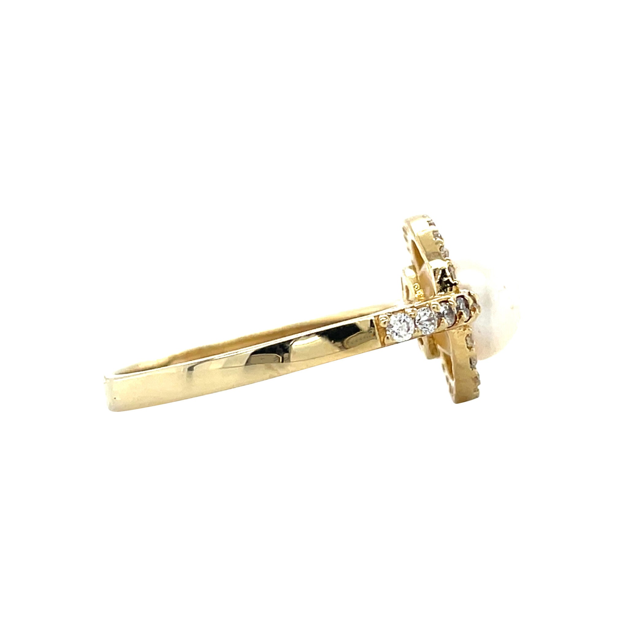Vintage gold entourage ring with pearl and zirconia, 14 kt
