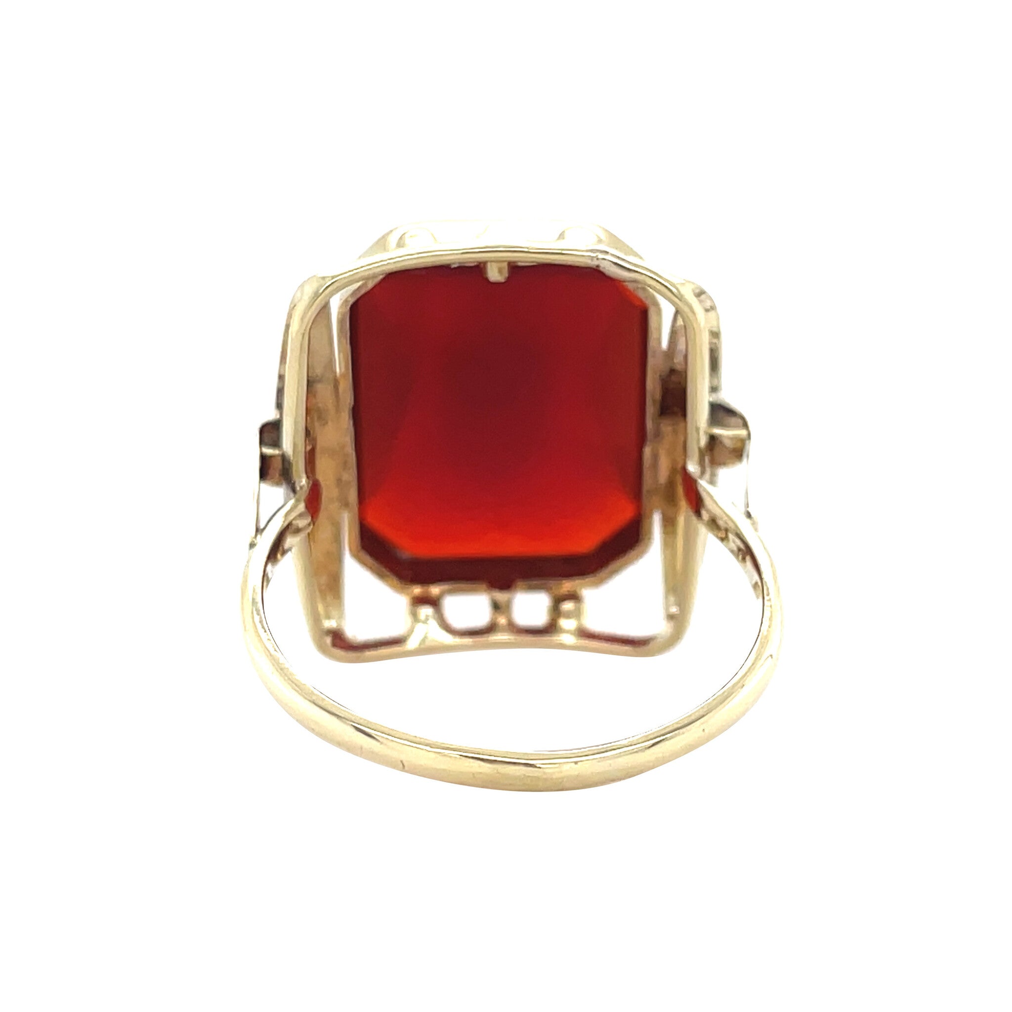 Gouden vintage ring met carneool 14 krt