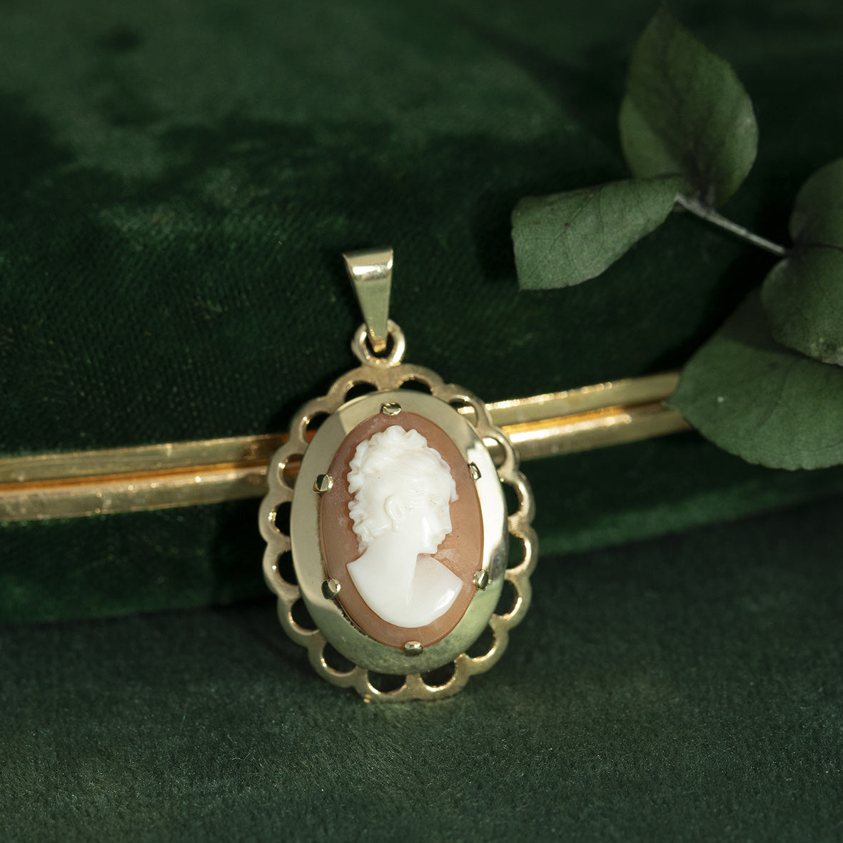 Gouden hanger met camee 14 krt