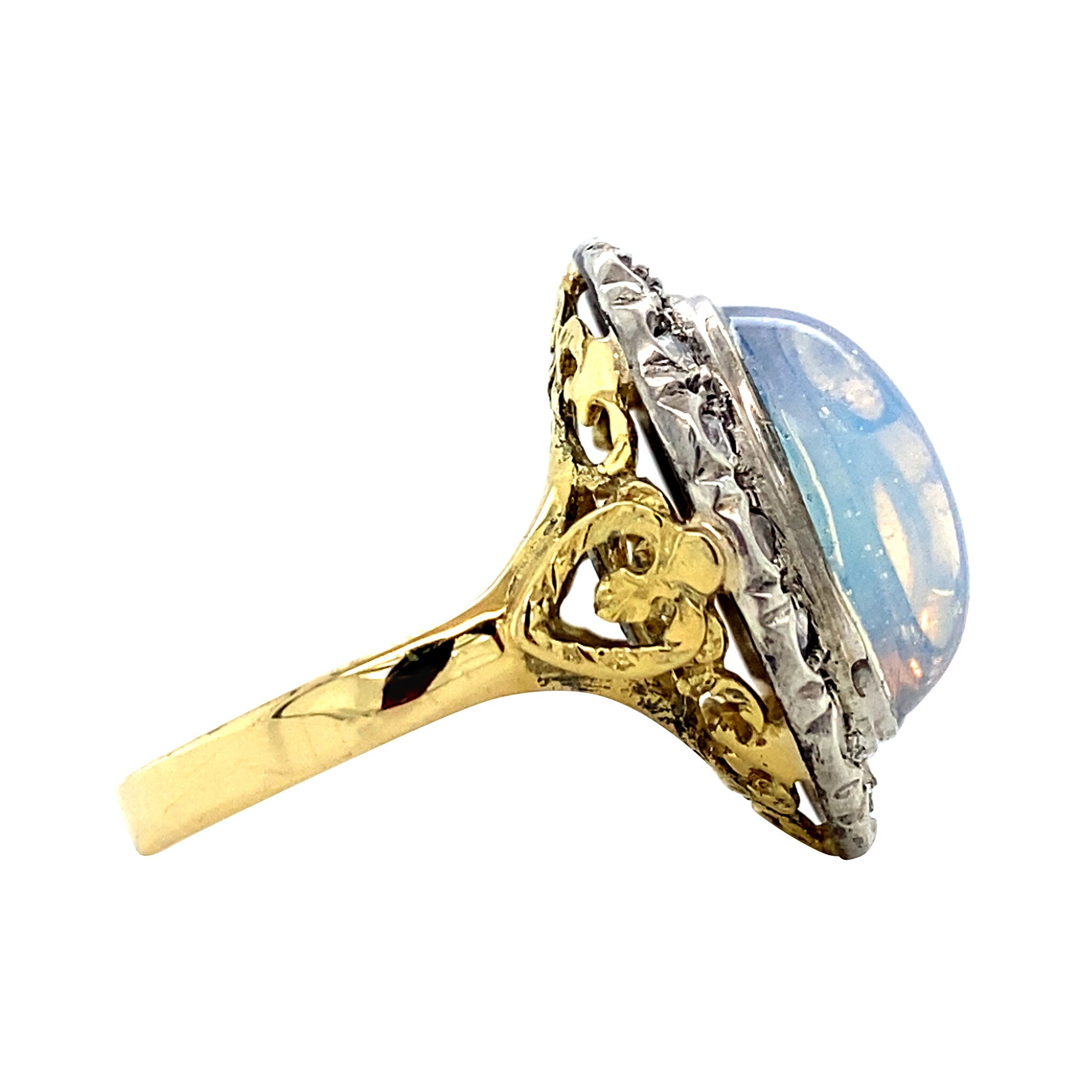 Gold entourage ring with colored gemstone and rose-cut diamond 18 kt/925