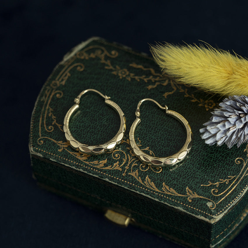 Vintage gold fantasy earrings, 14 kt