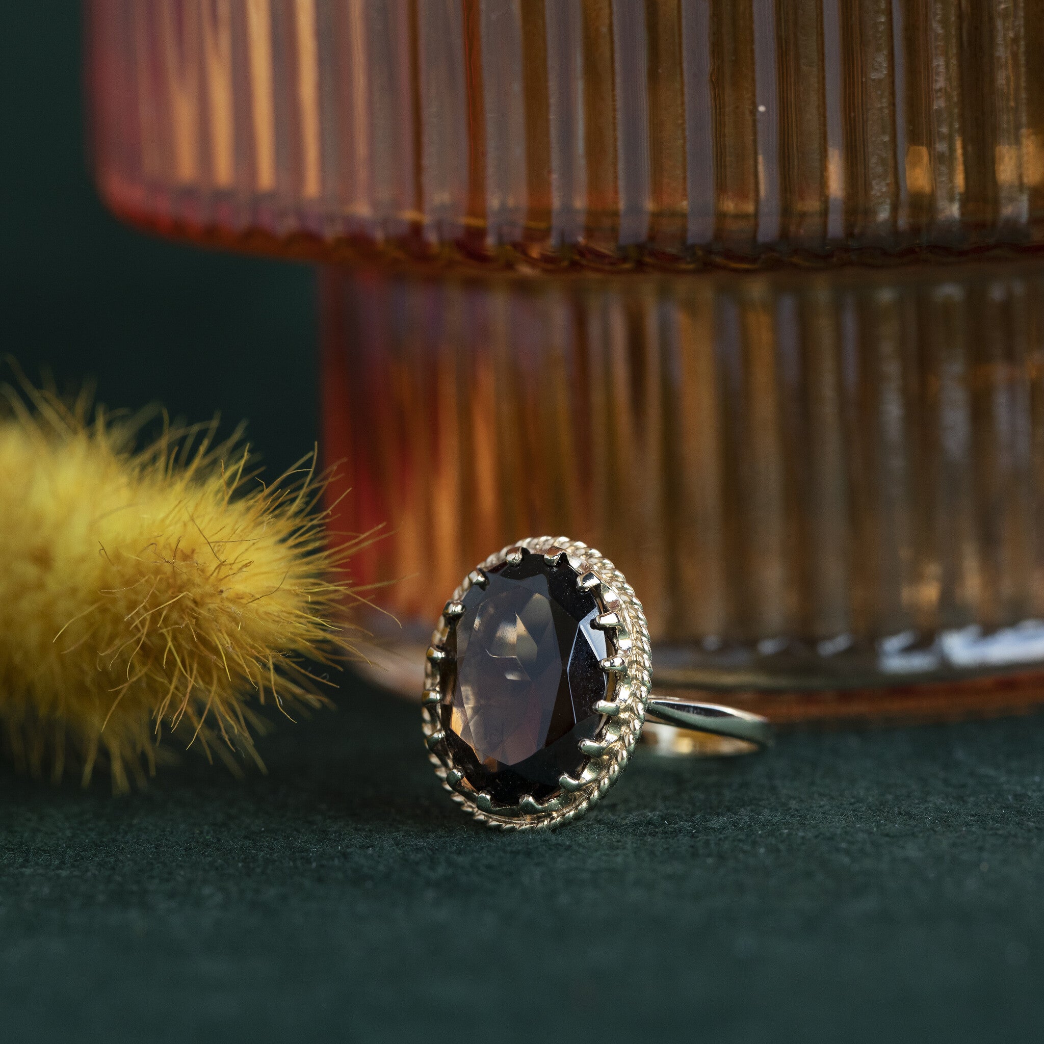 Ring with smoky topaz 9 krt