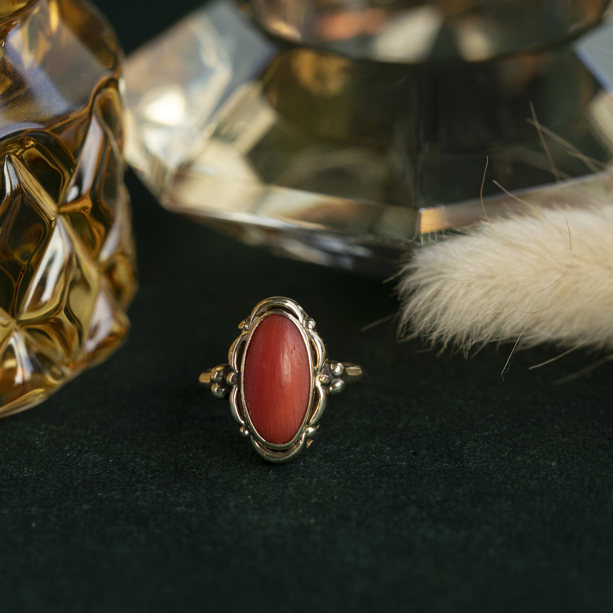 Gold ring with red coral 14 crt