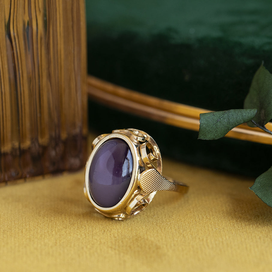 Gold vintage ring with gemstone 14 kt