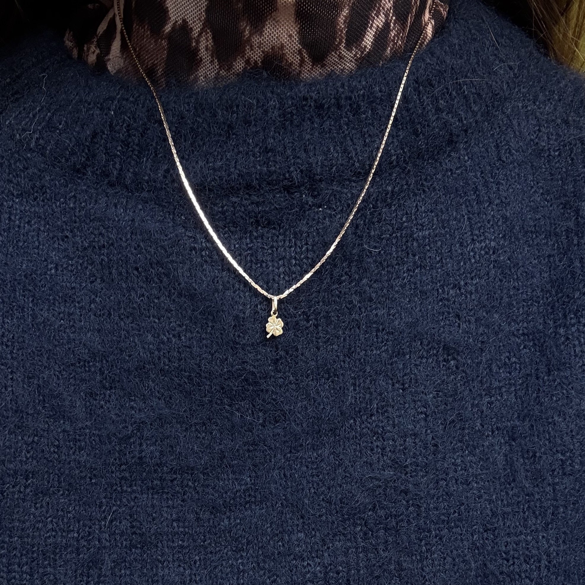 Gouden vintage klavertje vier hanger 14 kt