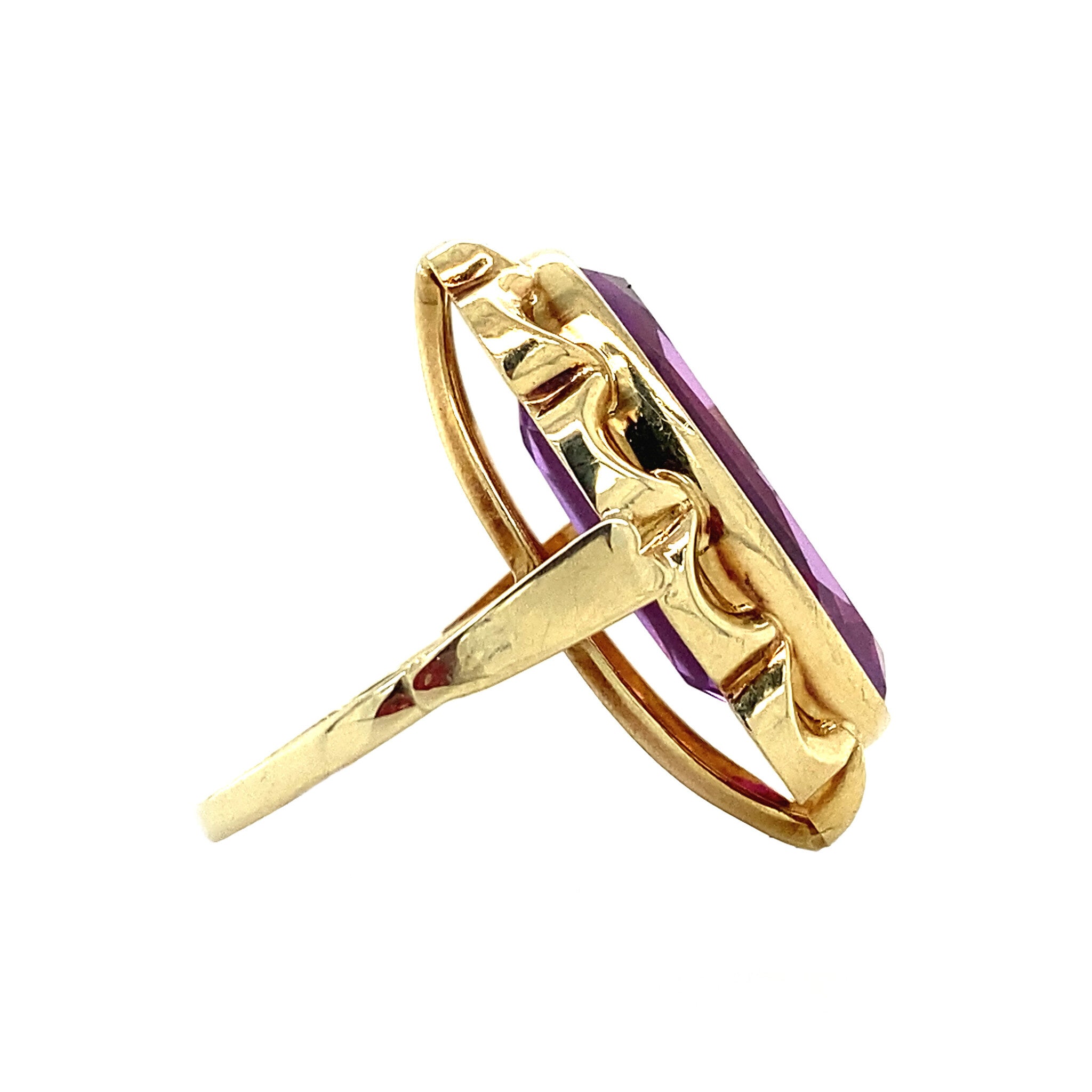 14 kt gold ring with purple sapphire