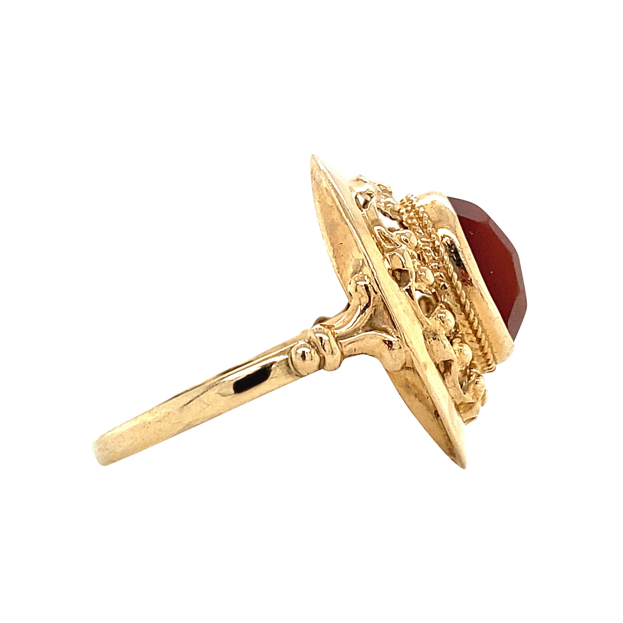 14 kt gold ring with carnelian