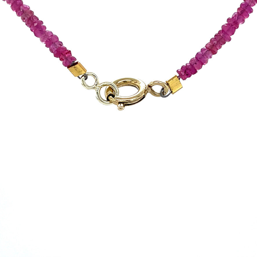 Ruby necklace with pearl and 14 kt gold clasp
