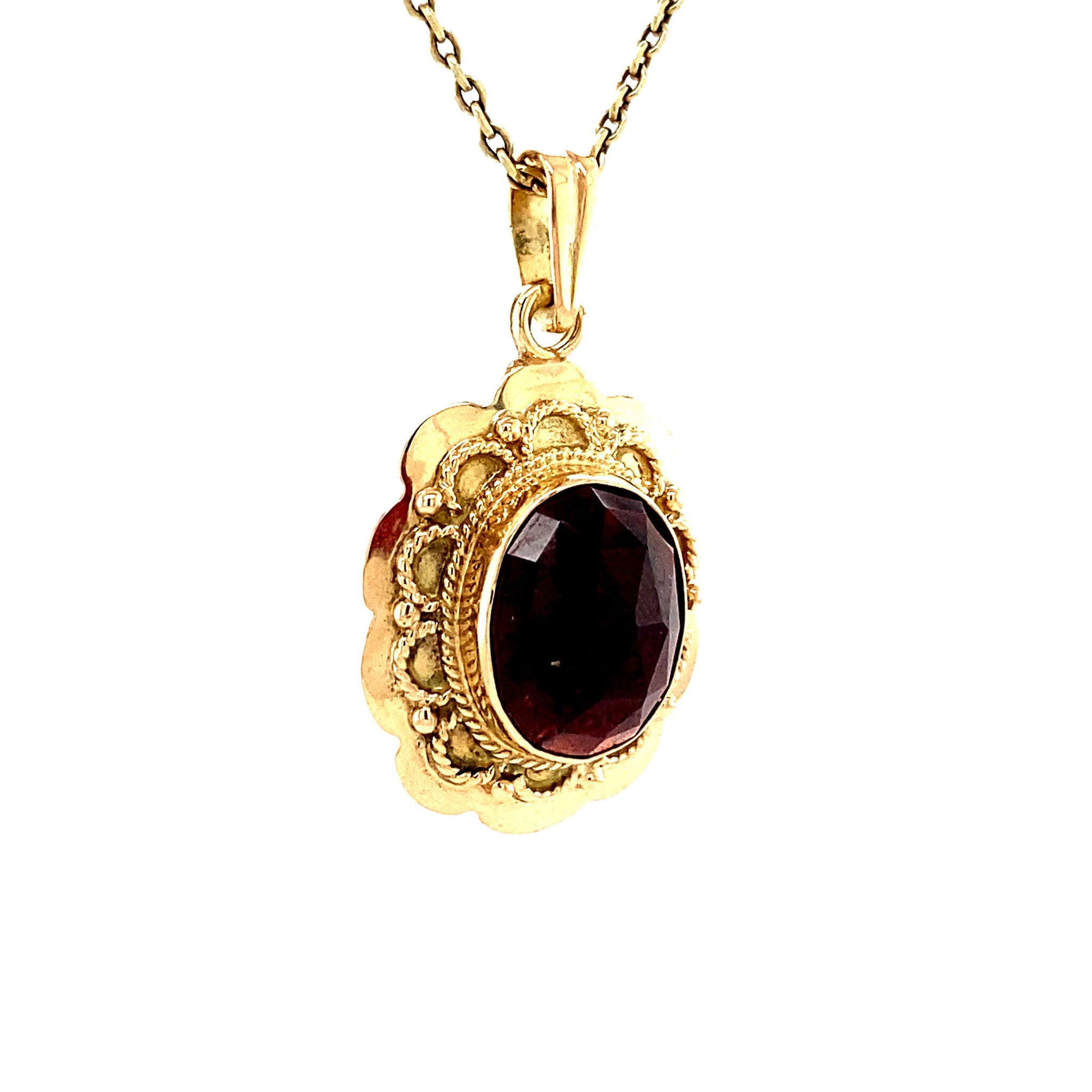 Gold garnet pendant 14 kt
