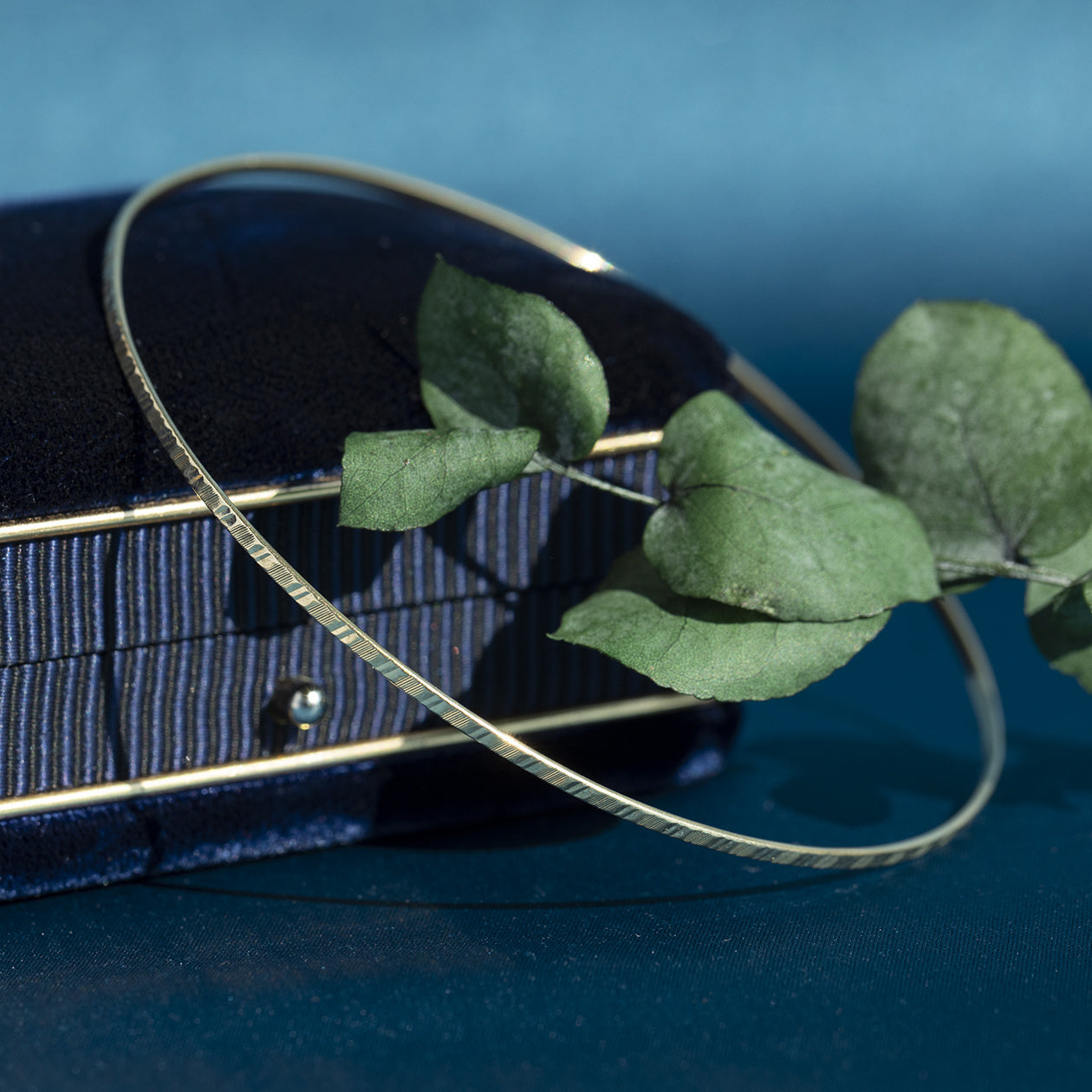 Gouden bewerkte vintage rinkelarmband 14 krt