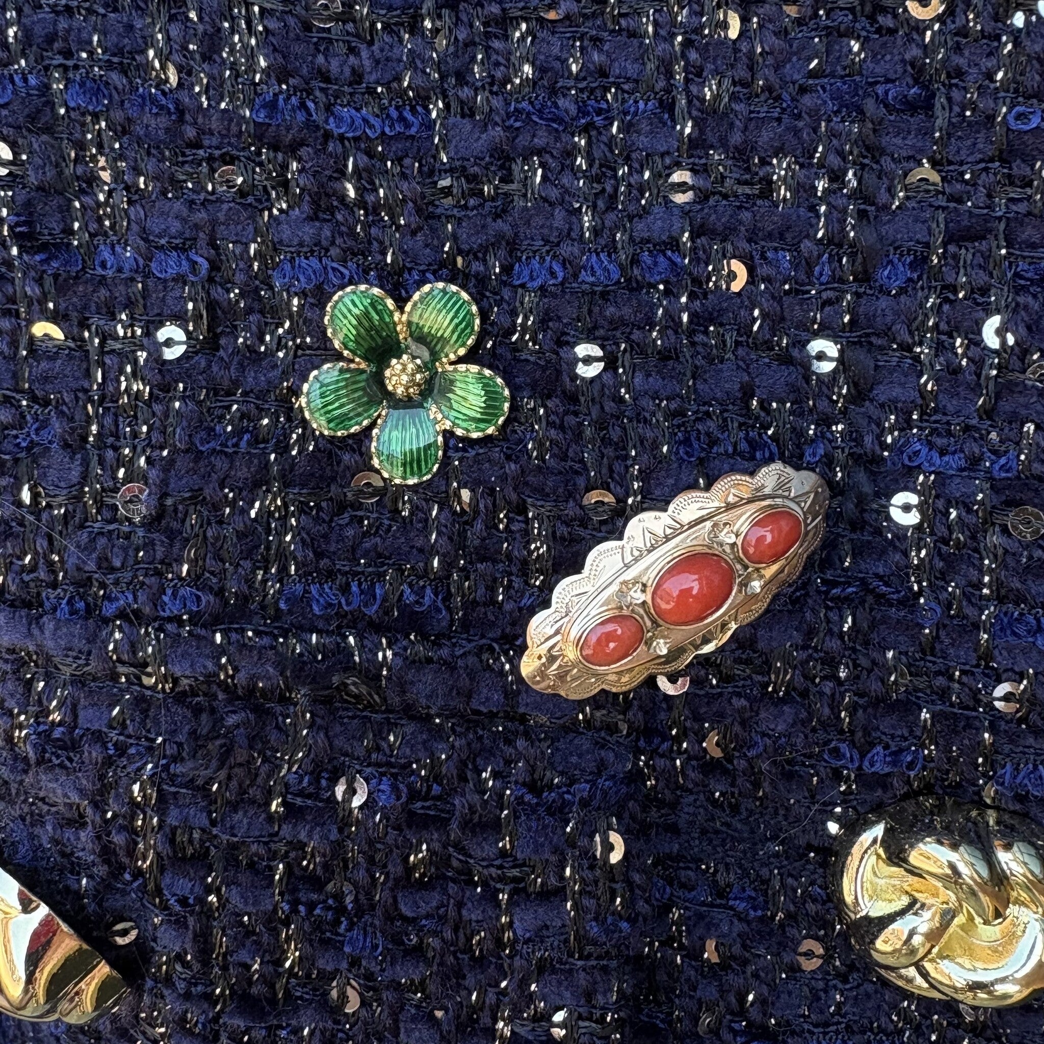 Gouden vintage broche met bloedkoraal 14 krt