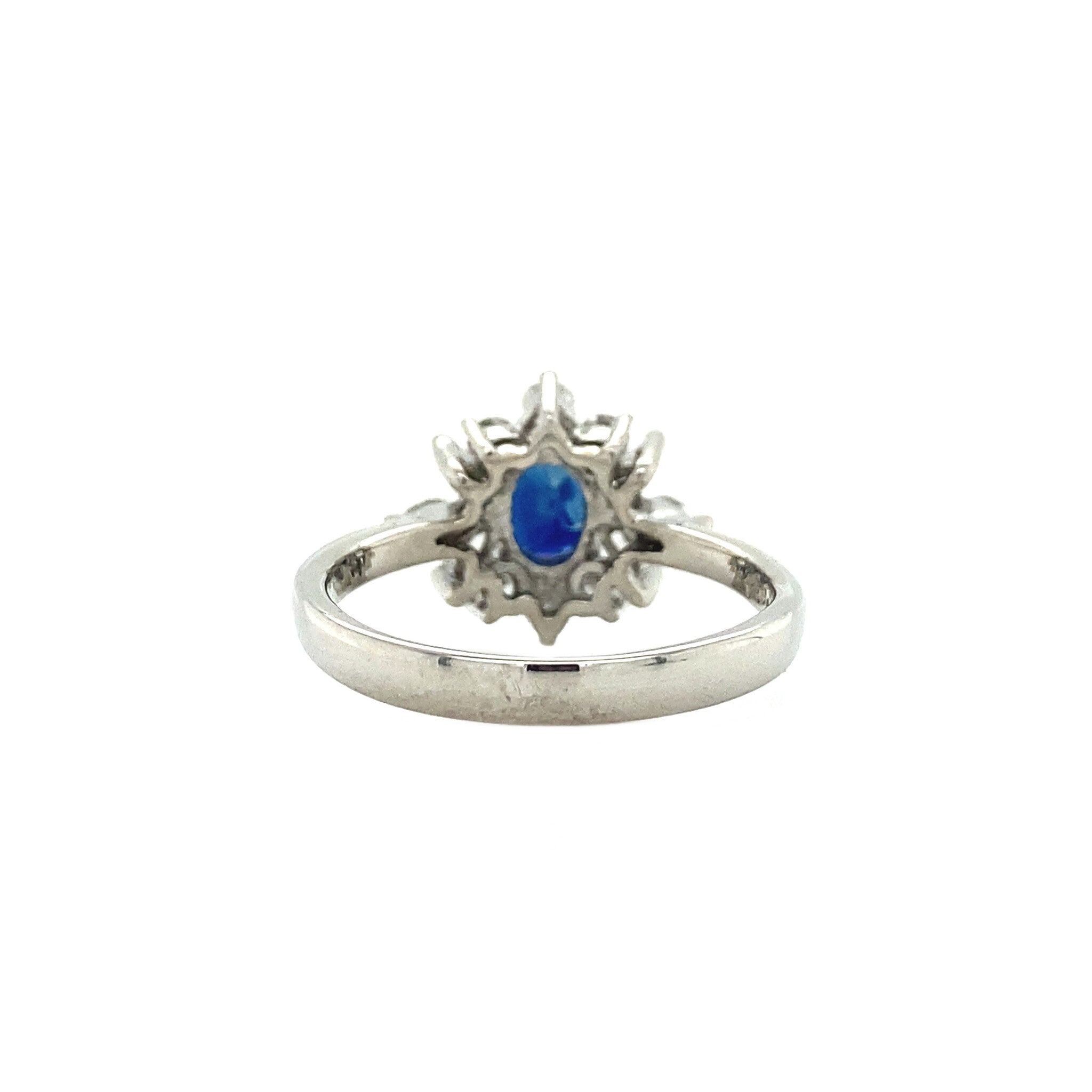 Witgouden entourage ring met saffier en diamant 18 krt