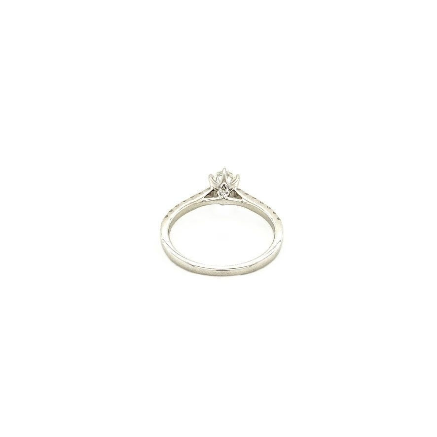 Witgouden ring met diamant 18 krt